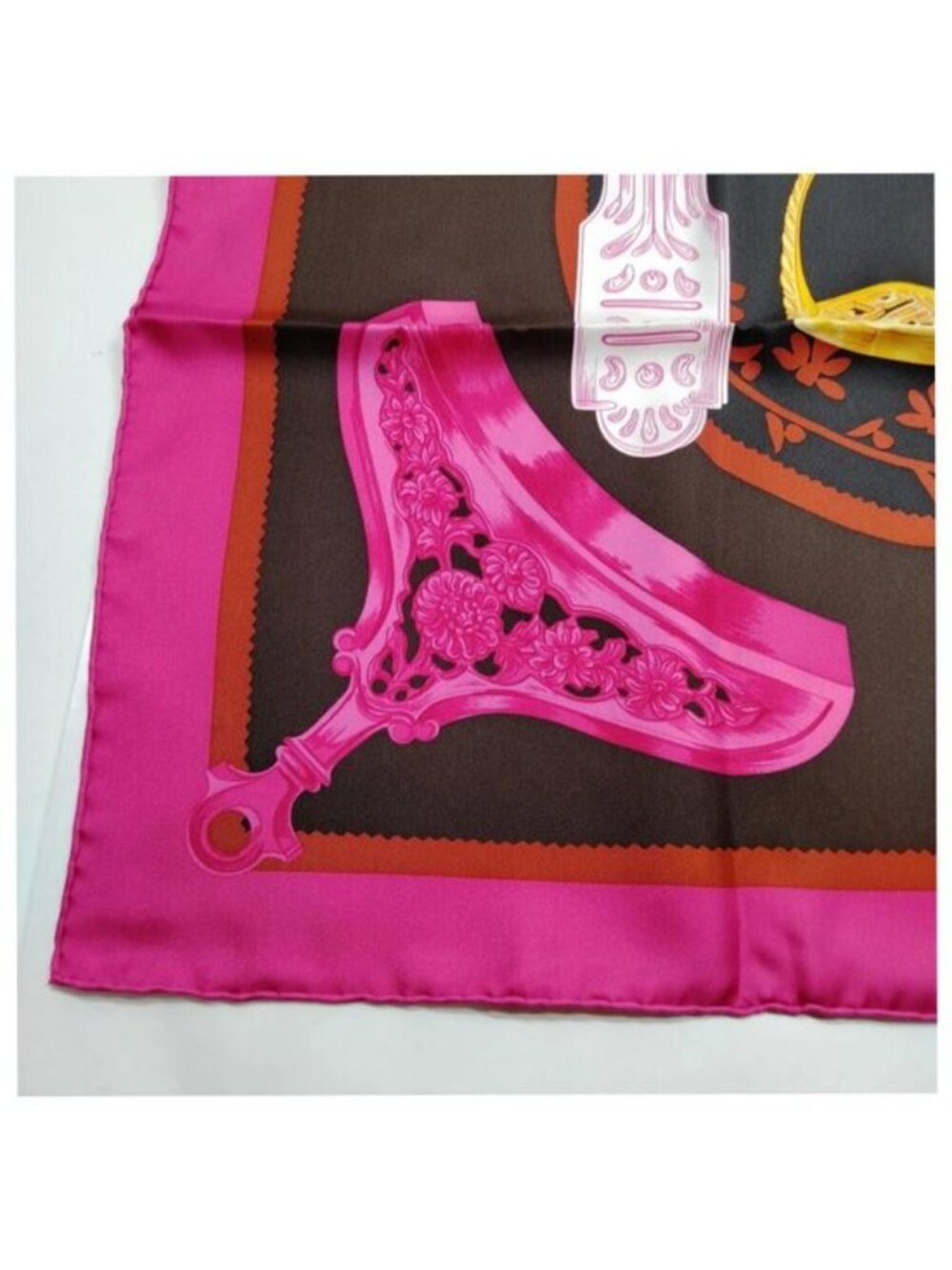 Authnetic Hermès Etriers Carré 90 Silk Scarf Pink Black - Picture 5 of 10